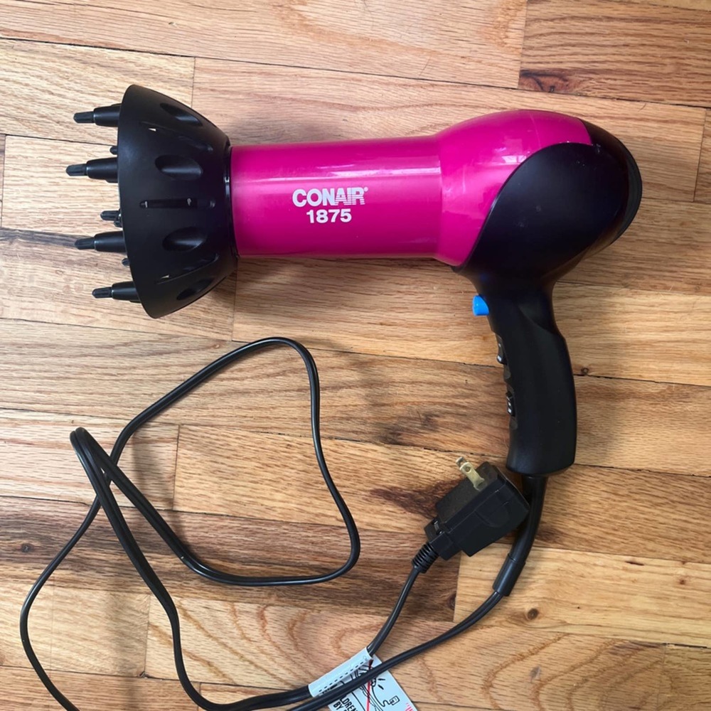 Conair 1875 Blowdryer with diffuser attachment